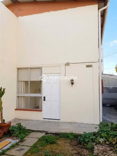 Casa en venta de 2 dorm. en El Monte