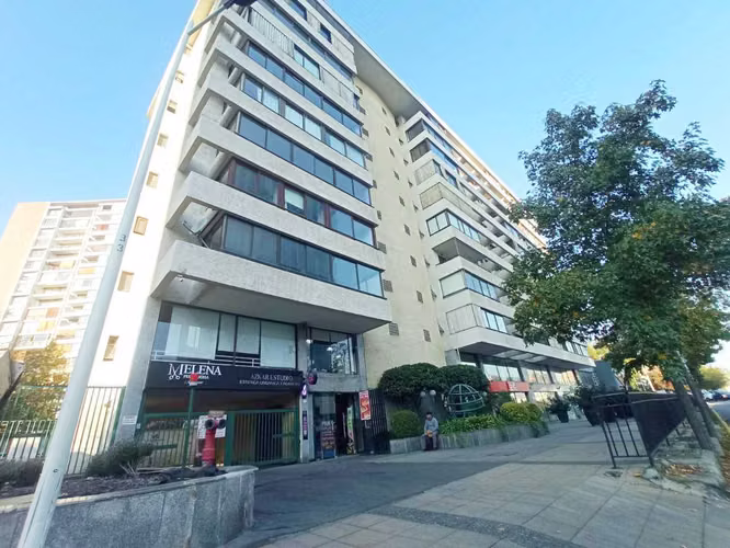 Local Comercial a Pasos del Metro Manquehue (163871)