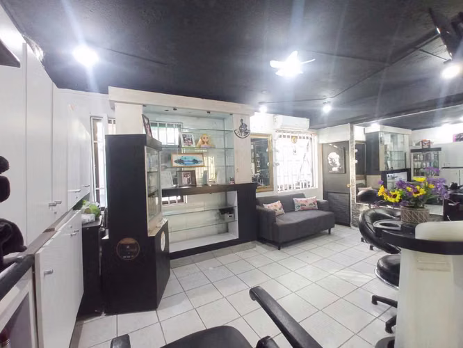 Local Comercial a Pasos del Metro Manquehue (163871)