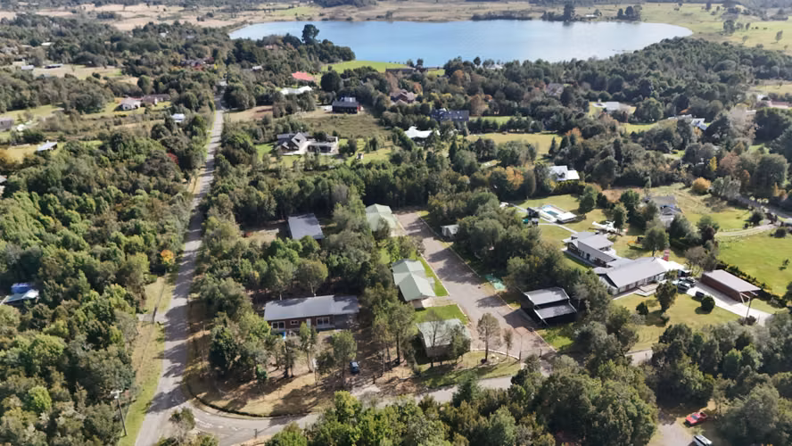 Parcela con 2 casas nuevas en Trapen (163872)