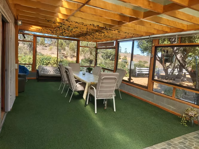 PARCELA 800 m2, EN CONDOMINIO, CASA AMPLIA, HERMOSA TERRAZA
