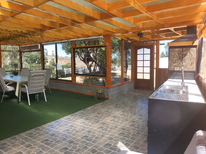PARCELA 800 m2, EN CONDOMINIO, CASA AMPLIA, HERMOSA TERRAZA