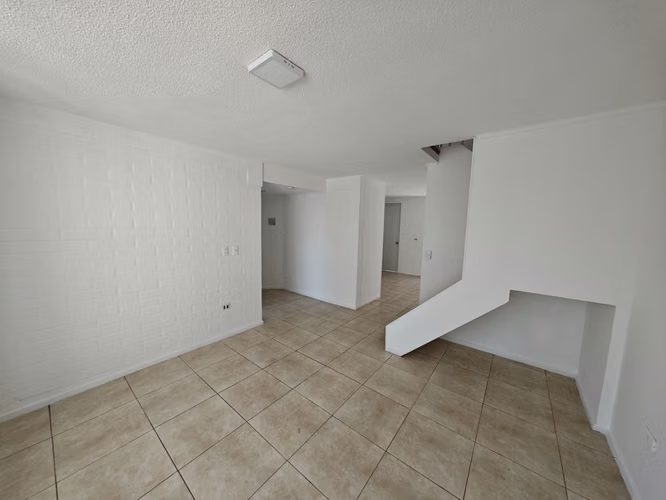 OPORTUNIDAD CASA 3 DORMITORIOS 3 BAÑOS MAIPU - Imagen 9