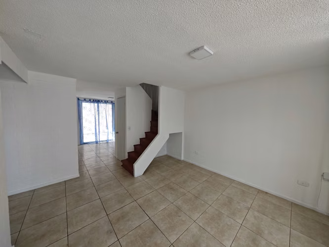 OPORTUNIDAD CASA 3 DORMITORIOS 3 BAÑOS MAIPU - Imagen 8