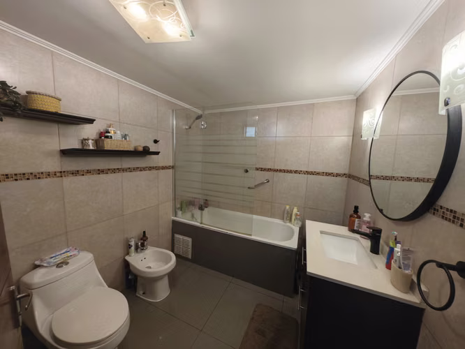 CASA EN VENTA DE 5 DORMITORIOS EN QUINTA NORMAL