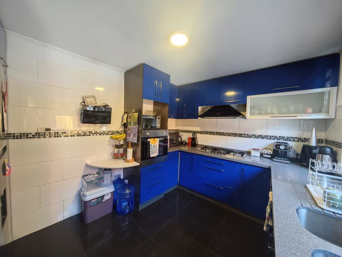 CASA EN VENTA DE 5 DORMITORIOS EN QUINTA NORMAL