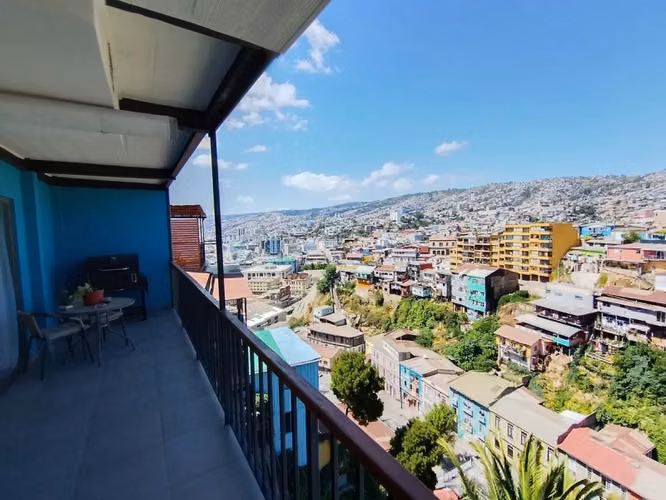 SE VENDE CASA DE 5 PISOS EN CERRO ARTILLERÍA VALPARAÍSO