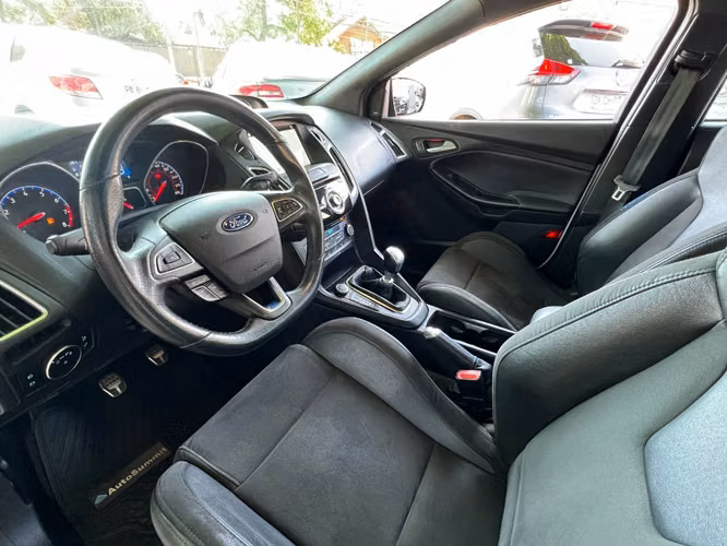FORD FOCUS RS 4WD TOPE DE LINEA  2018