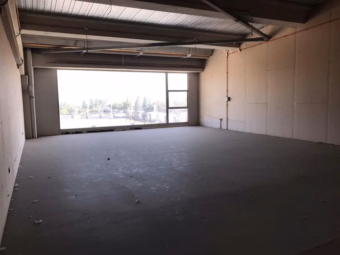 BODEGA AV. DE LOS VALLES - Imagen 19