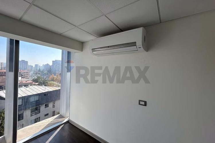 Moderna oficina en venta en las condes - Imagen 13