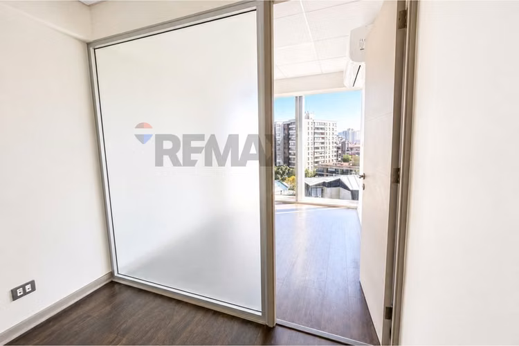 Moderna oficina en venta en las condes - Imagen 7