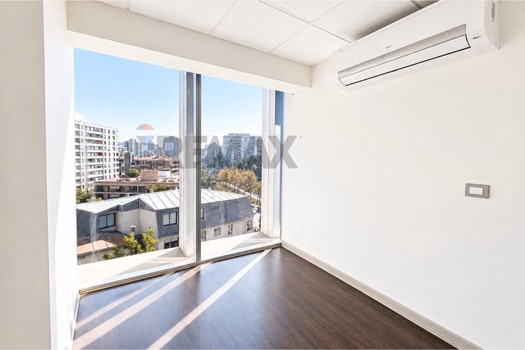 Moderna oficina en venta en las condes