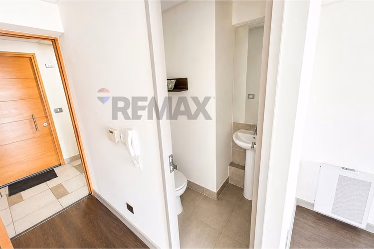 Moderna oficina en venta en las condes - Imagen 4
