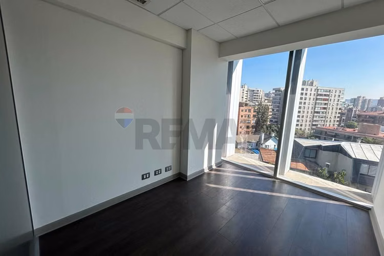 Moderna oficina en venta en las condes - Imagen 12