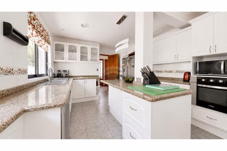 Precio cyber-casa chilena con gran jardín