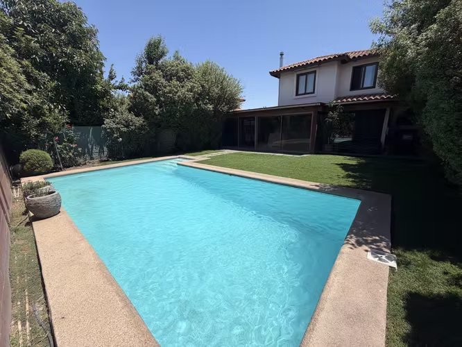 VENTA CASA 4 DORMITORIOS CHICUREO