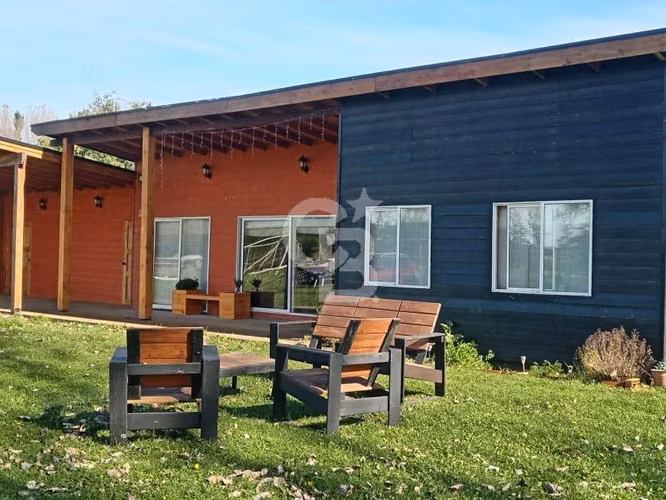 Casa en Condominio Privado con Acceso a Piscina