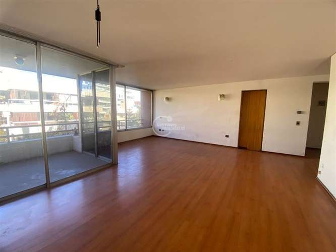 Departamento en venta de 3 dorm. Metro Los Leones - Imagen 4