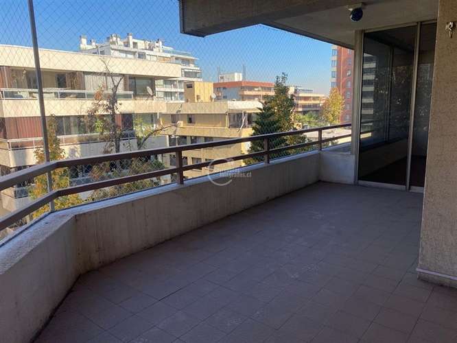 Departamento en venta de 3 dorm. Metro Los Leones - Imagen 6