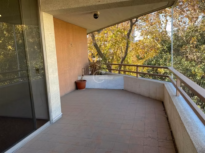 Departamento en venta de 3 dorm. Metro Los Leones