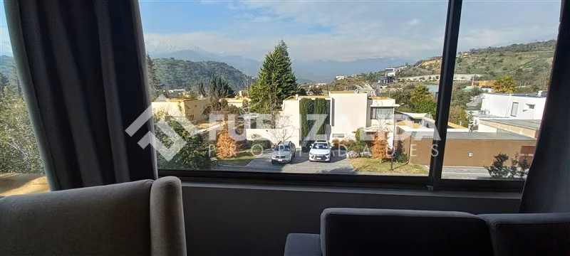 Casa en venta de 7 dorm. en Lo Barnechea