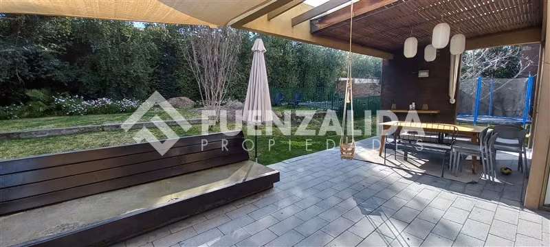 Casa en venta de 7 dorm. en Lo Barnechea
