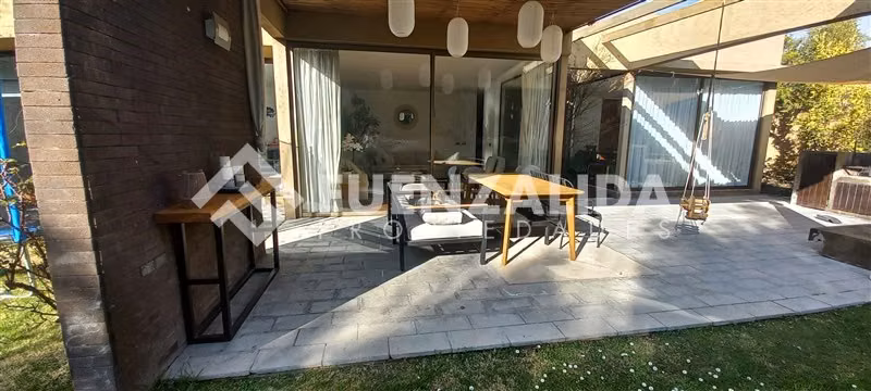 Casa en venta de 7 dorm. en Lo Barnechea
