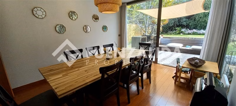 Casa en venta de 7 dorm. en Lo Barnechea