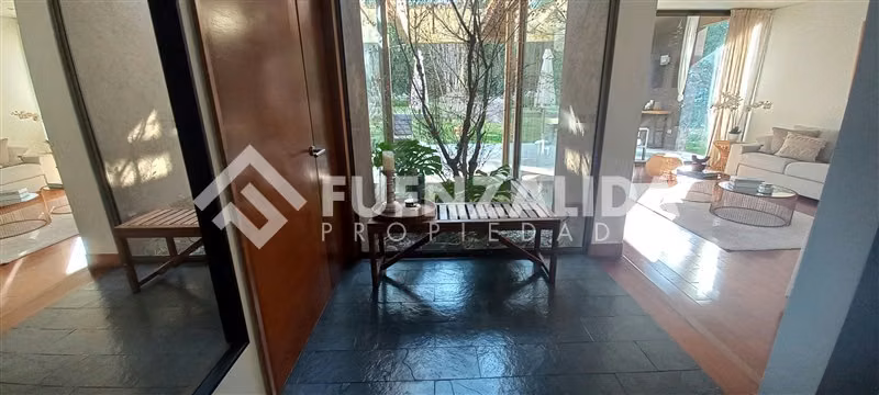 Casa en venta de 7 dorm. en Lo Barnechea