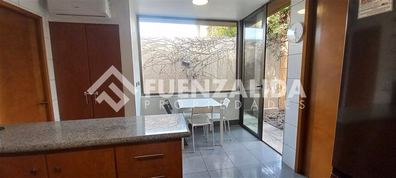 Casa en venta de 7 dorm. en Lo Barnechea