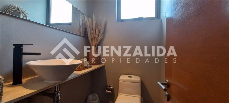 Casa en venta de 7 dorm. en Lo Barnechea