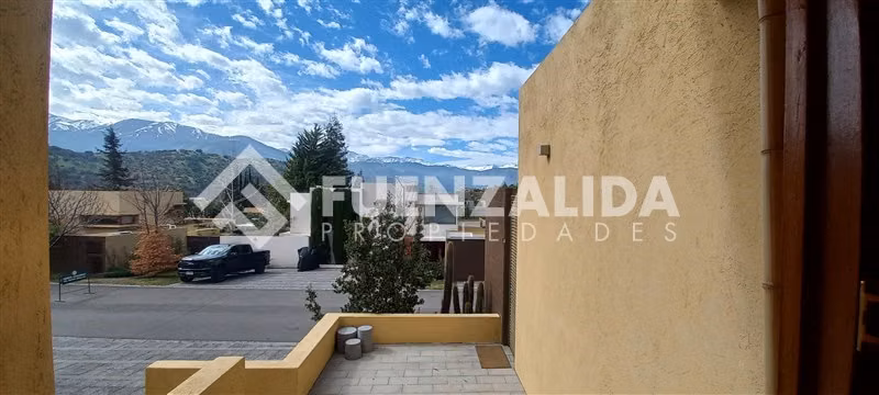 Casa en venta de 7 dorm. en Lo Barnechea