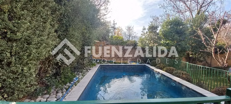 Casa en venta de 7 dorm. en Lo Barnechea