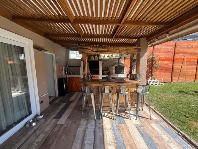 CASA ARRIENDO MEDITERRÁNEA EN SANTA ELENA 4D 4B PISCINA