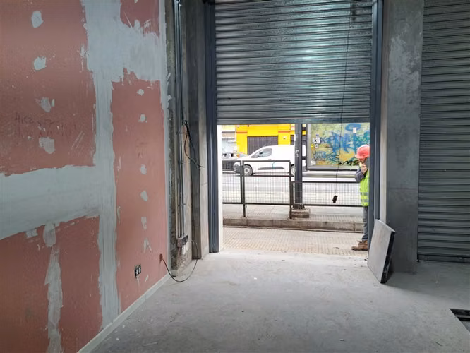Mall Comercial en arriendo en Santiago, gran flujo peatonal