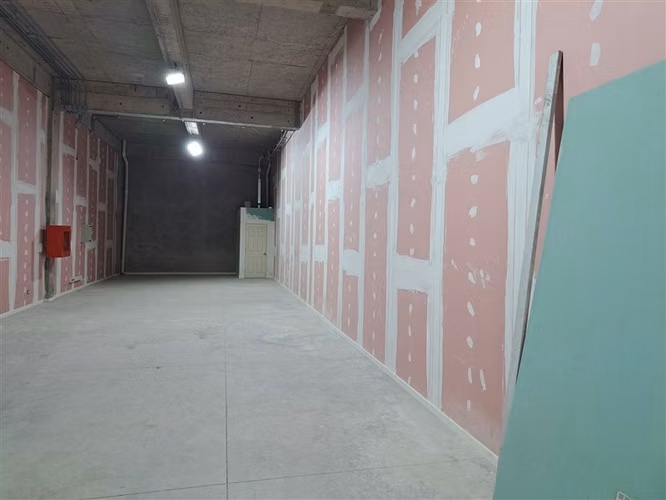 Mall Comercial en arriendo en Santiago, gran flujo peatonal