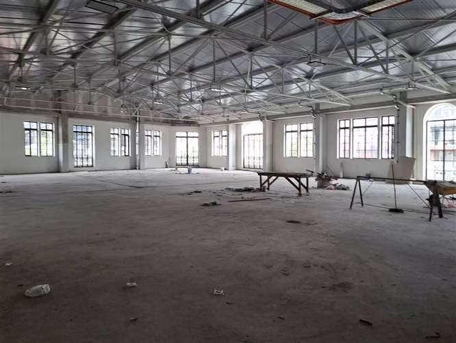 Mall Comercial en arriendo en Santiago, gran flujo peatonal
