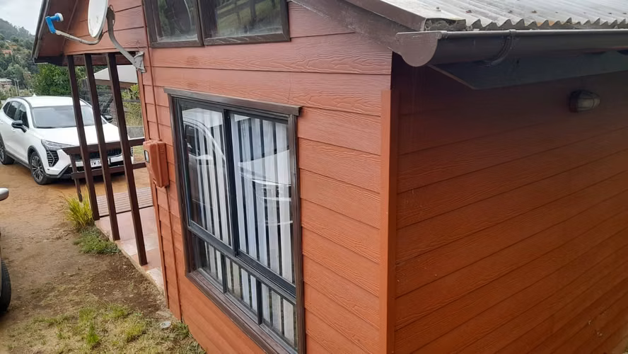Venta de casa y cabaña en Pino Huacho con vista al río