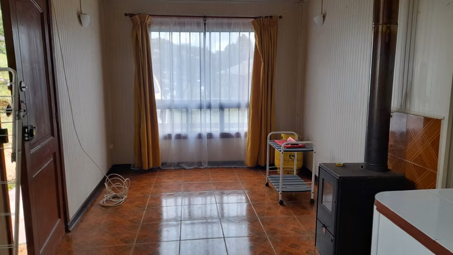 Venta de casa y cabaña en Pino Huacho con vista al río