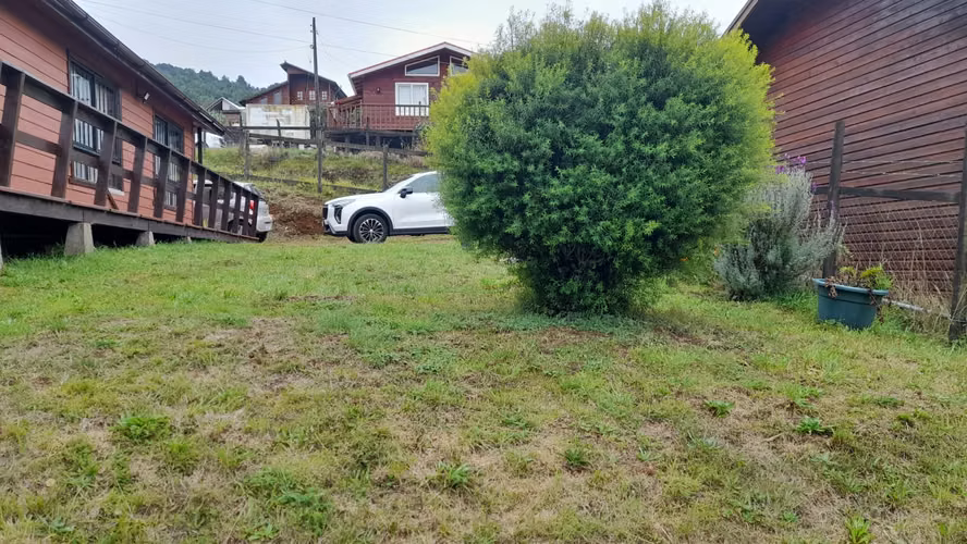 Venta de casa y cabaña en Pino Huacho con vista al río