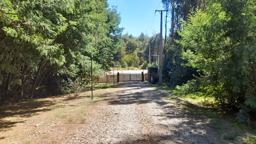 Vendo Parcela con Casa y Bodega en loteo camino a Paillaco