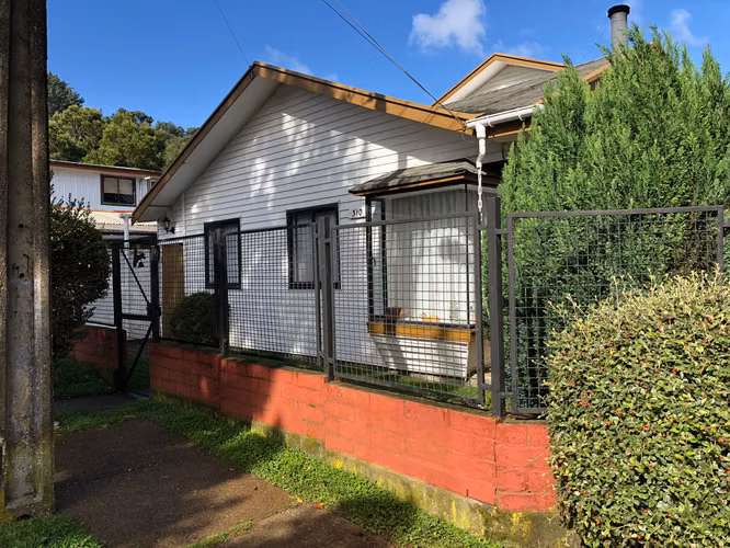 Venta Hermosa Casa 4 Dorm en Niebla Regularizada