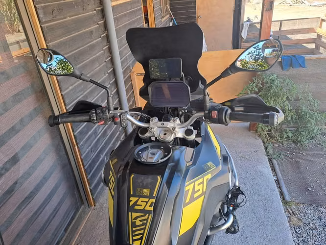 Bmw F750gs equipada