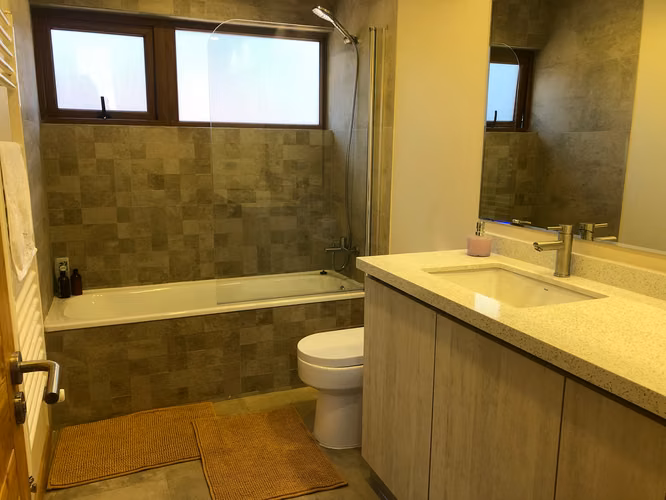 Se vende casa nueva en exclusivo sector de Valdivia