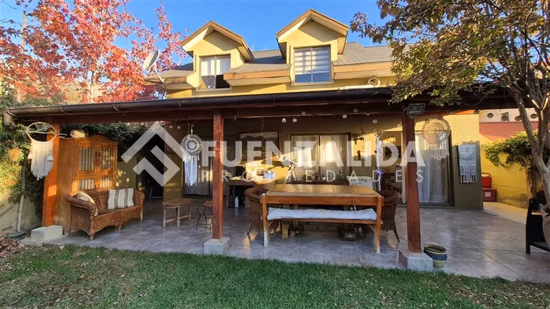 Casa en venta de 4 dorm. en La Florida