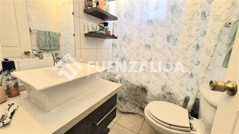 Casa en venta de 4 dorm. en La Florida