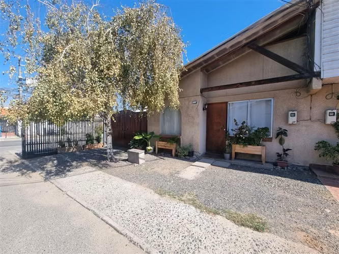 SE VENDE CASA EN 29 SUR TALCA
