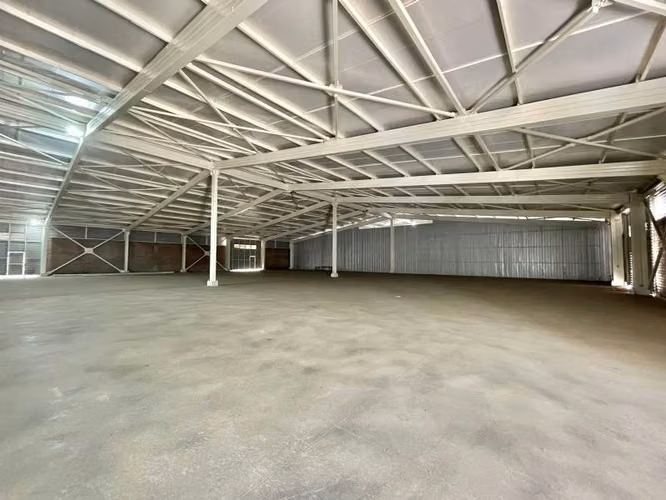 ARRIENDO BODEGA QUILLOTA 1000 MT2