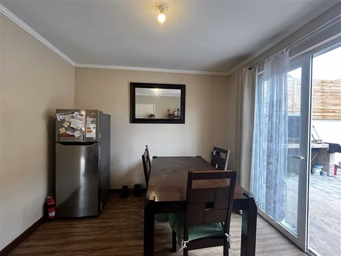 Casa esquina en venta 3 dormi 3 baños en Maipú con piscina