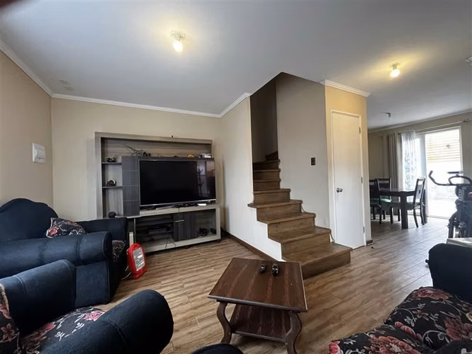 Casa esquina en venta 3 dormi 3 baños en Maipú con piscina